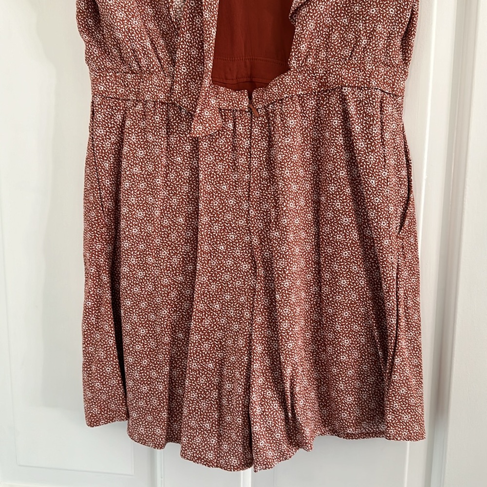 Abercrombie Romper With Open Back - image 3